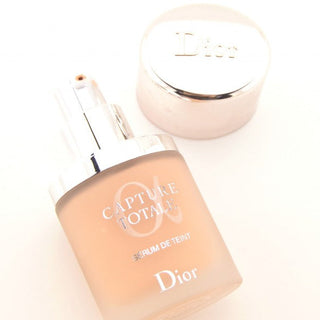 Buy Dior Capture Totale Triple Correcting Serum Foundation - 020 Light Beige - Cult Beauty Pakistan