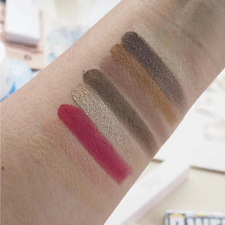 Buy MAC Girls Risk Taker Eyeshadow Palette - Cult Beauty Pakistan