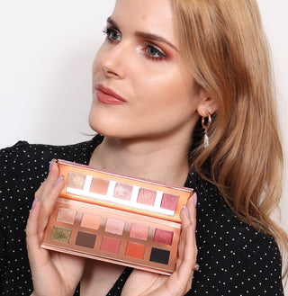 Buy MAC Rose Gilded Eye Shadow Palette - Cult Beauty Pakistan