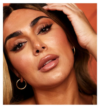 Huda Beauty GloWish Luminous Pressed Powder Foundation - 03 Light