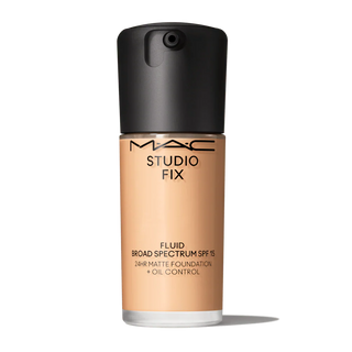 Buy MAC Studio Fix Fluid SPF 15 24HR Foundation - NC 17 - Cult Beauty Pakistan